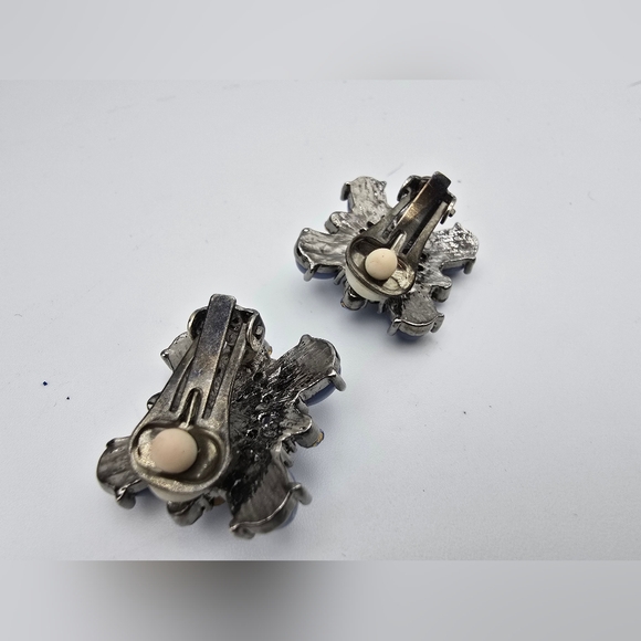 Vintage Blue Clip On Earrings - Picture 6 of 7